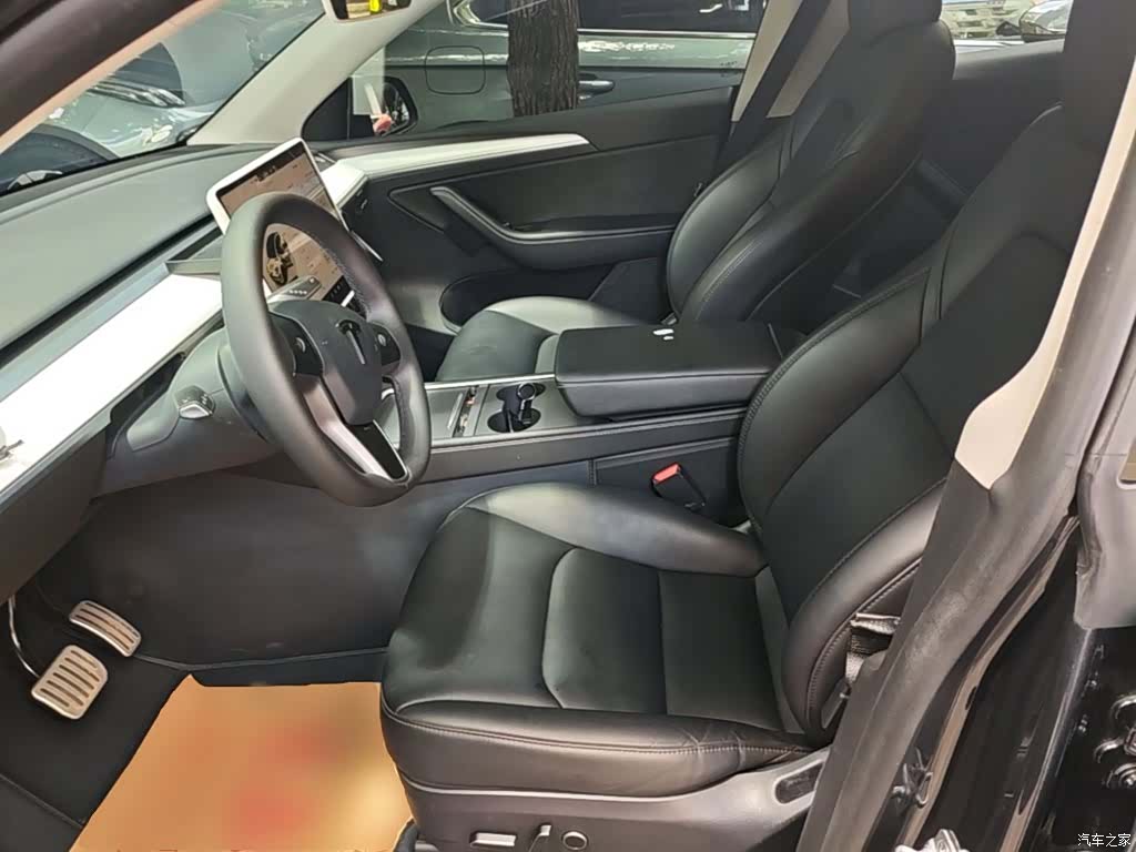 Tesla Model Y, 2024 15