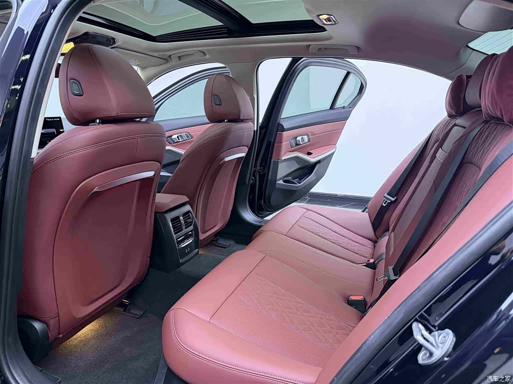 BMW i3, 2025 10