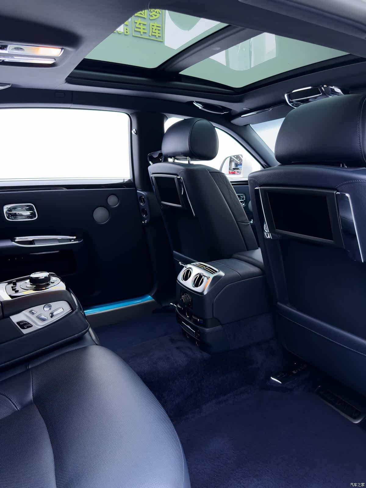 Rolls-Royce Ghost, 2014 25
