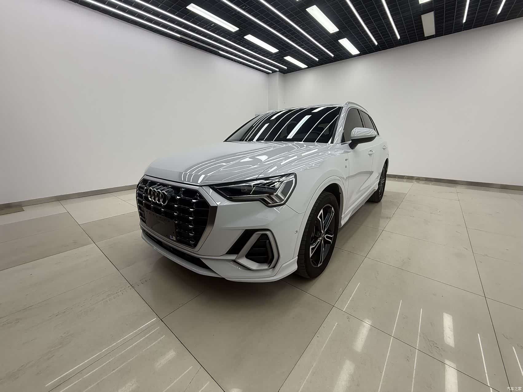 Audi Q3, 2022 1