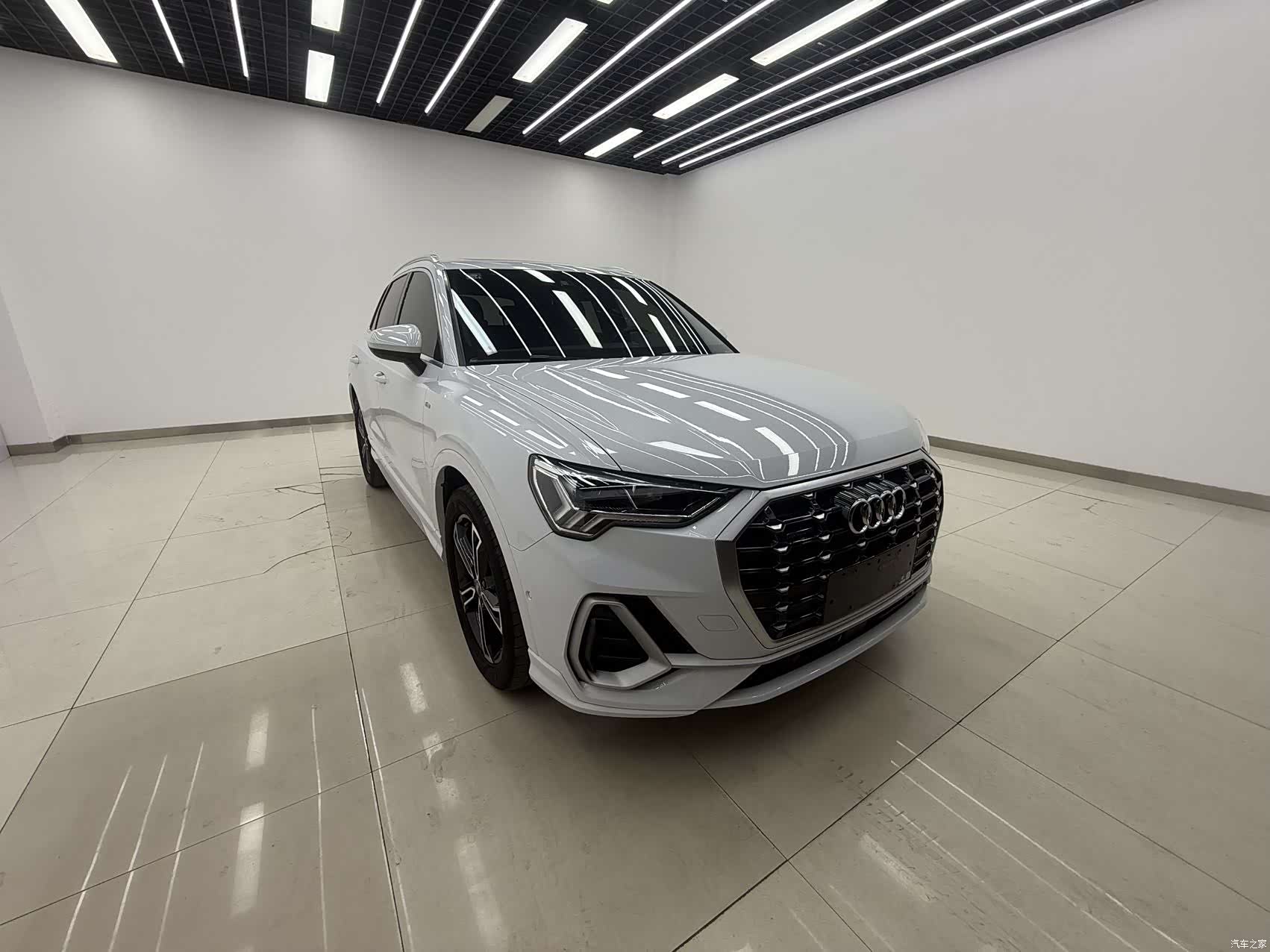 Audi Q3, 2022 3
