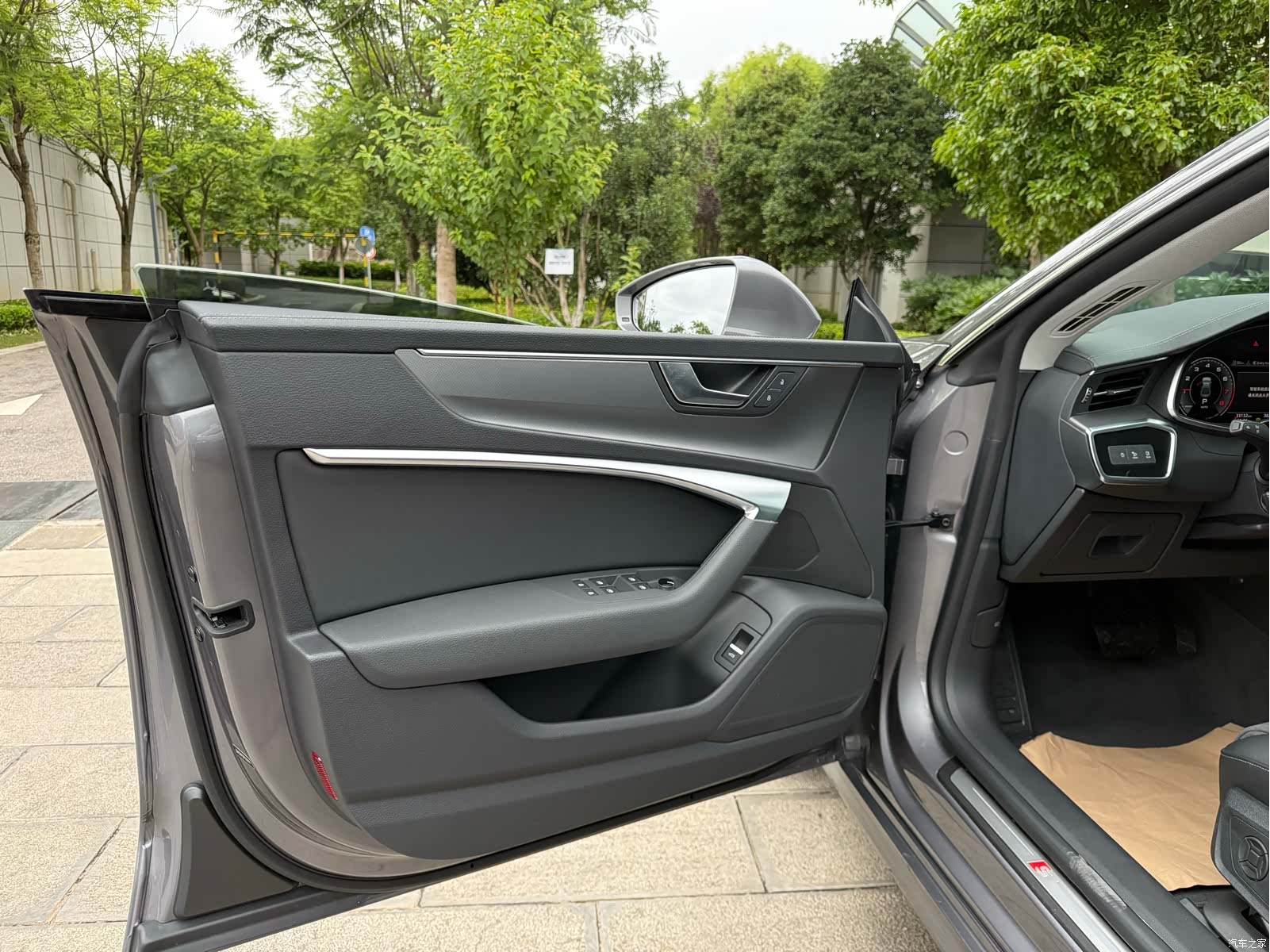 Audi A7L, 2024 15