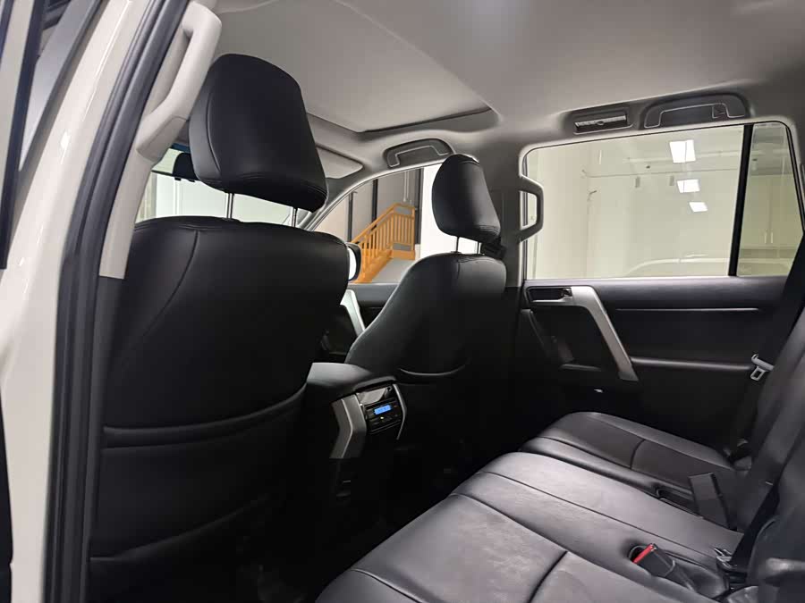 Toyota Prado 2019, фото 12
