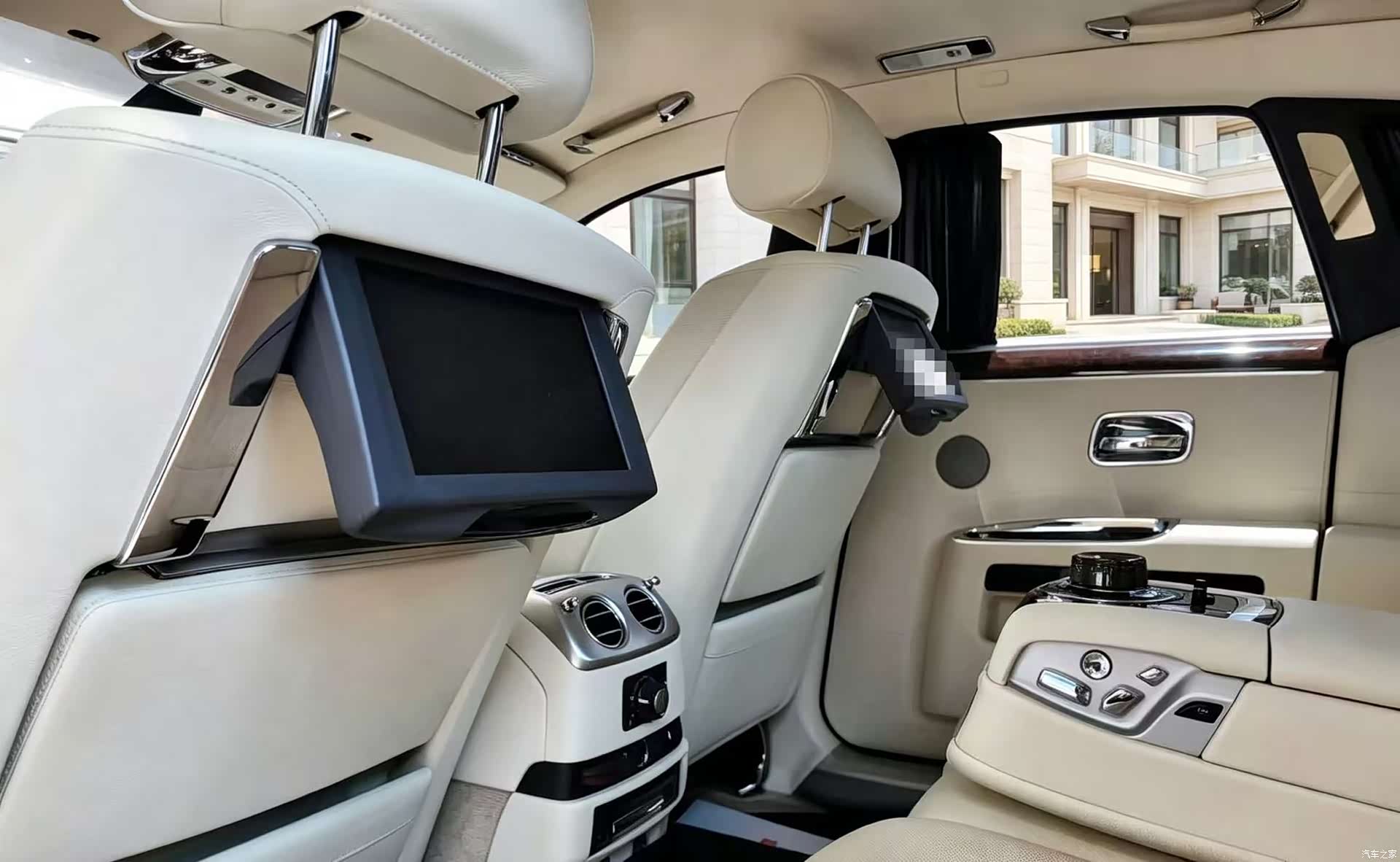 Rolls-Royce Ghost, 2011 все фото