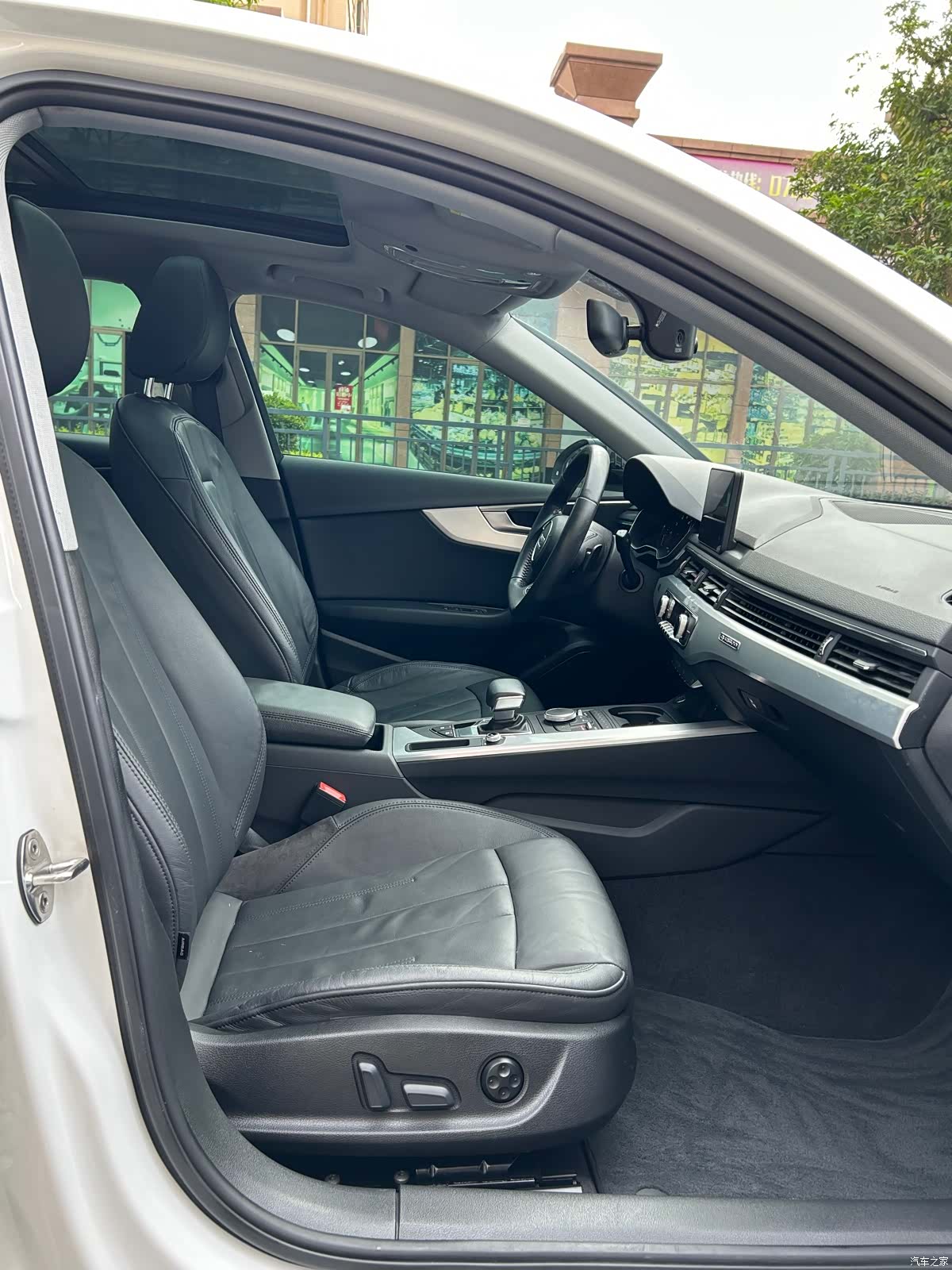Audi A4L, 2019 14