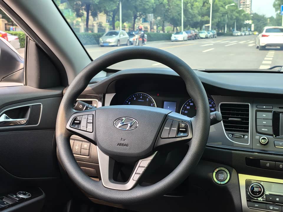 Hyundai Name picture