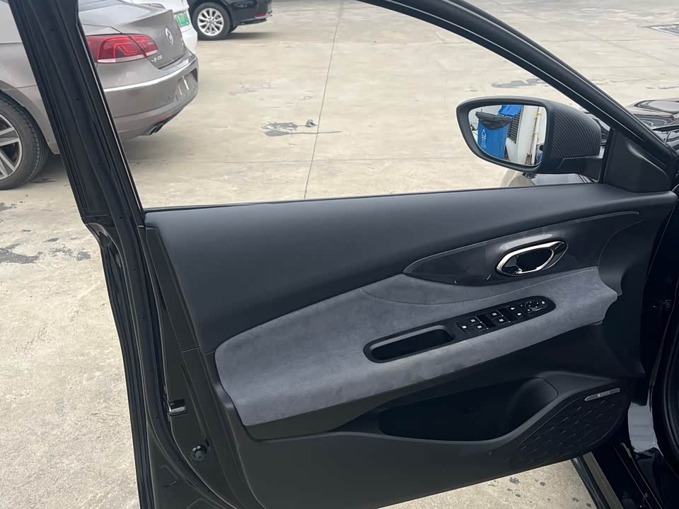 Trumpchi Shadow Leopard