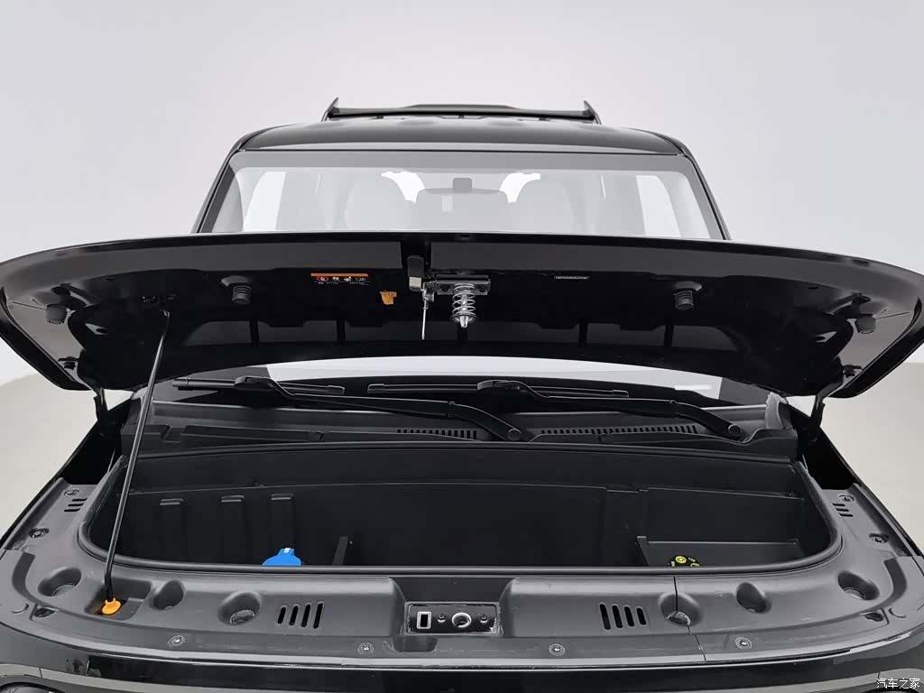 Geely Panda, 2025 6