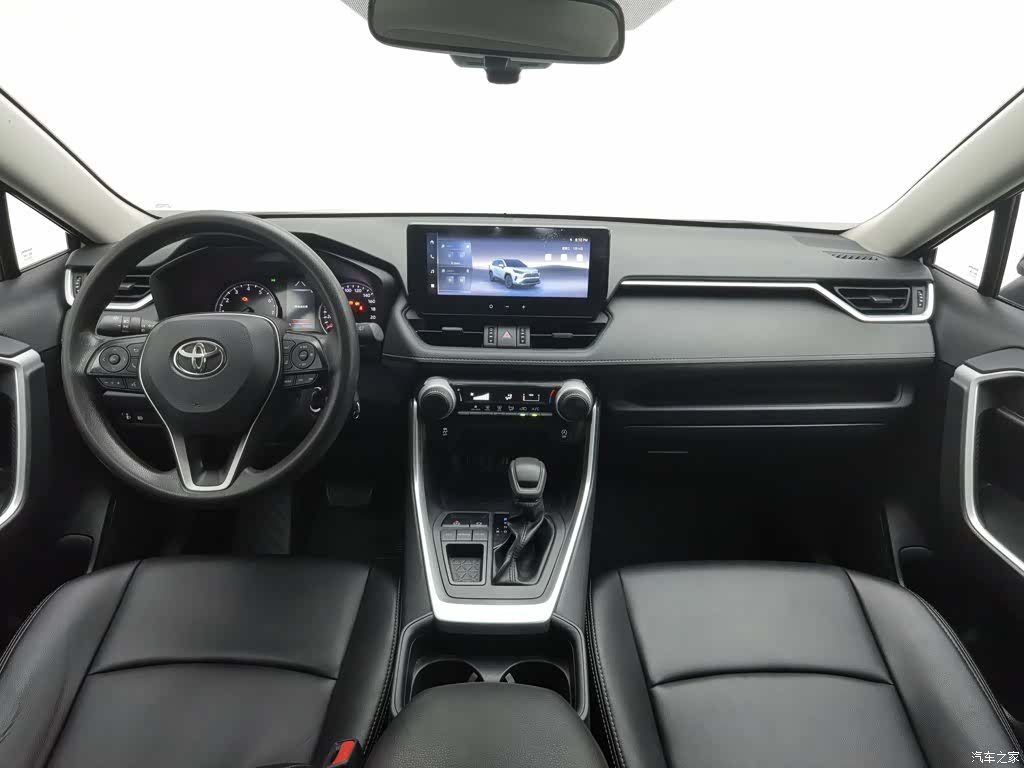 Toyota RAV4, 2023 все фото