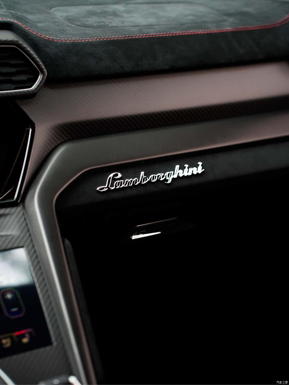 Lamborghini Urus, 2023 22