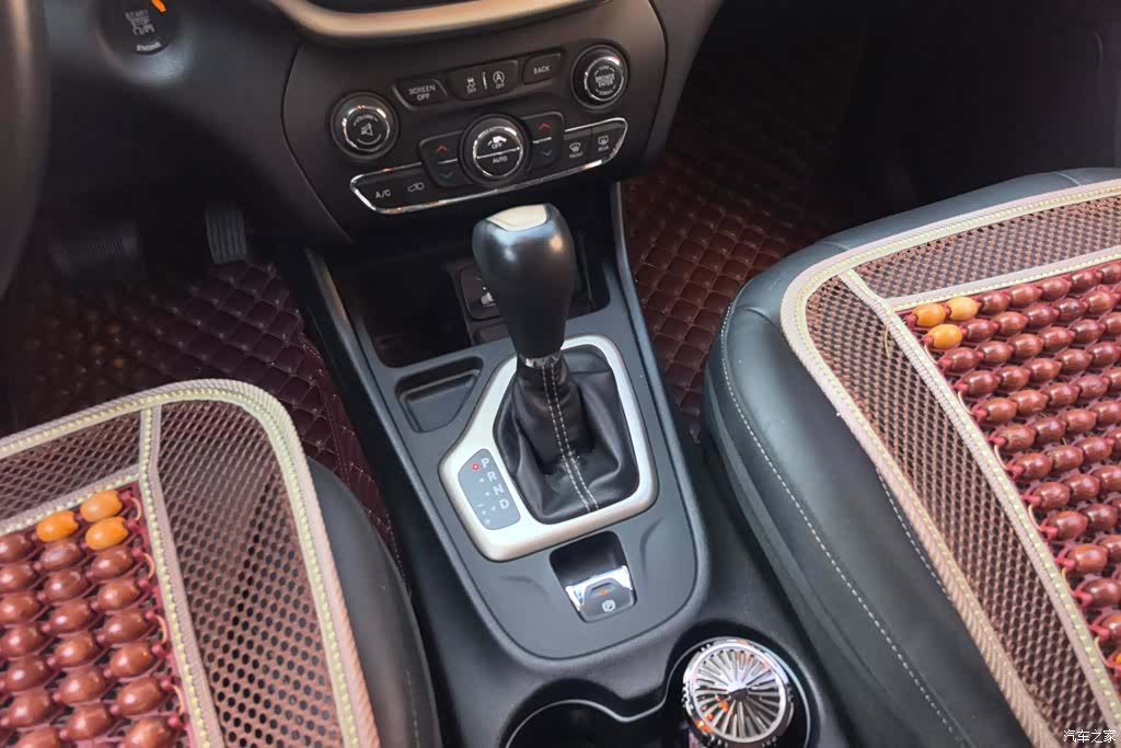 Jeep Cherokee, 2016 16