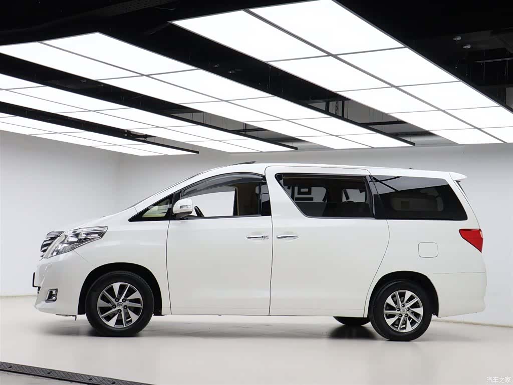 Toyota Alphard, 2015 32