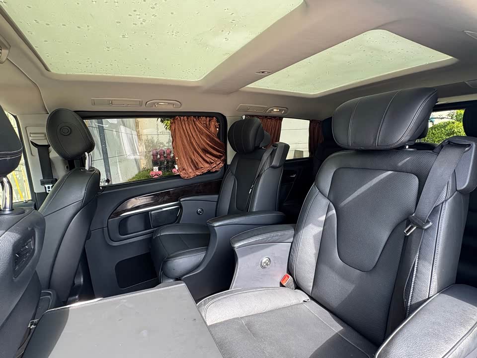 Mercedes-Benz V-class