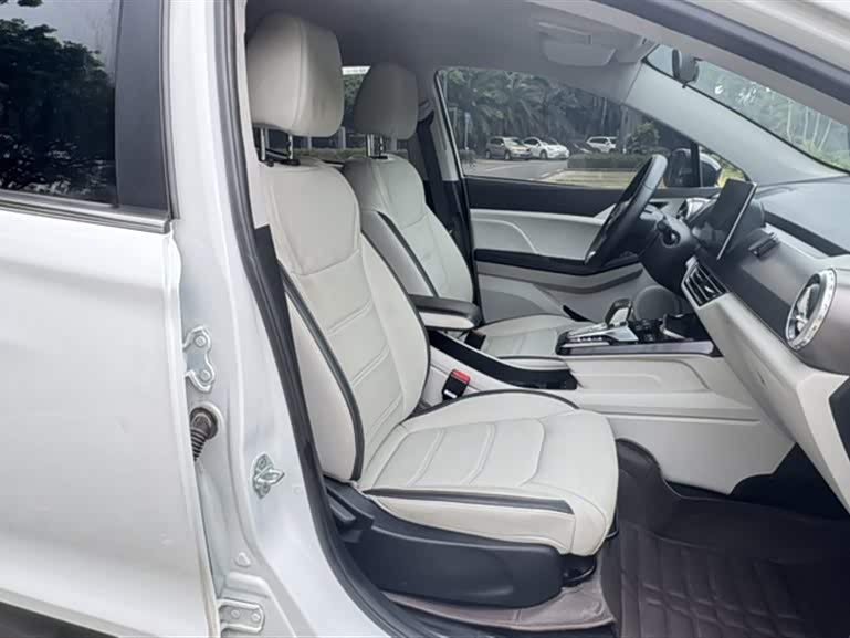BYD Yuan Pro BYD Yuan Pro