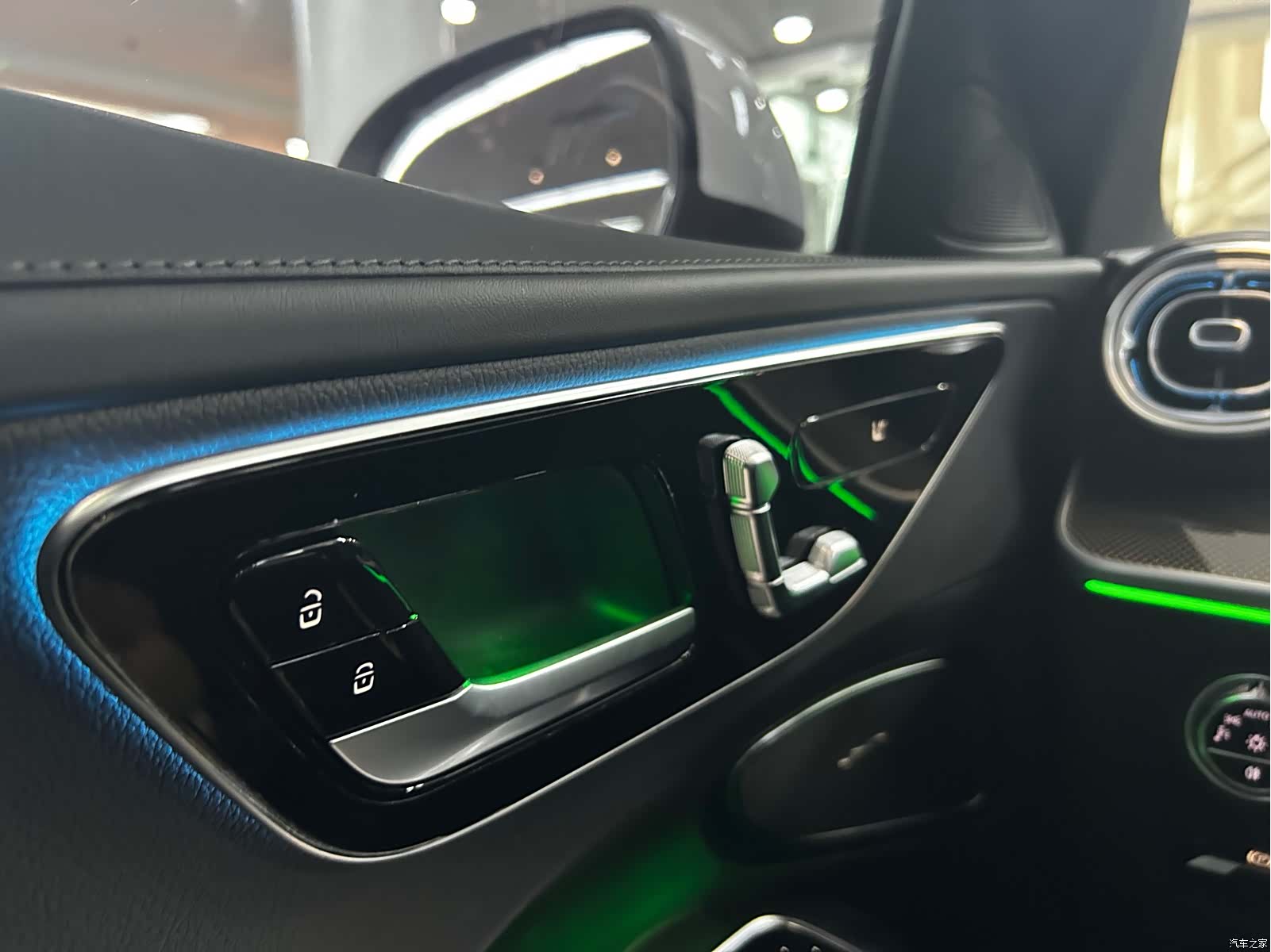 Mercedes-Benz C-Class, 2024 10