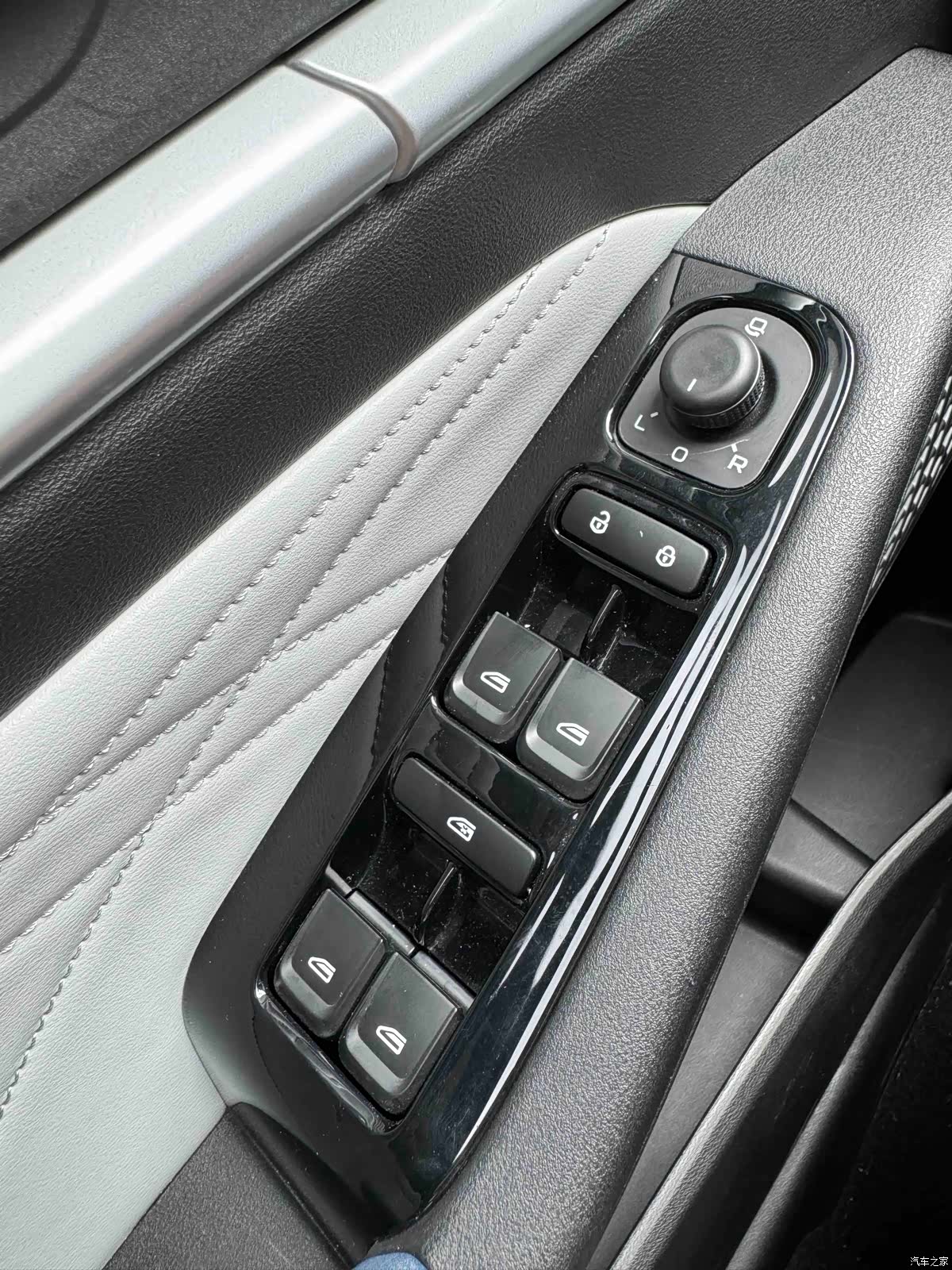 Geely Emgrand, 2022 27