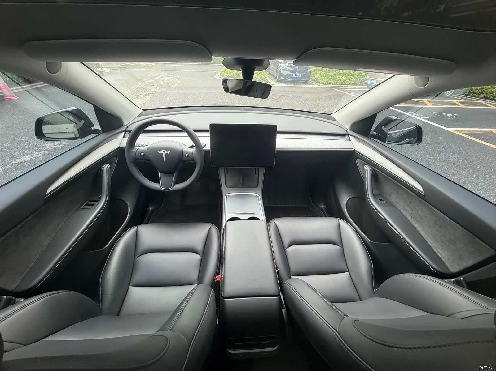 Tesla Model Y, 2024 9