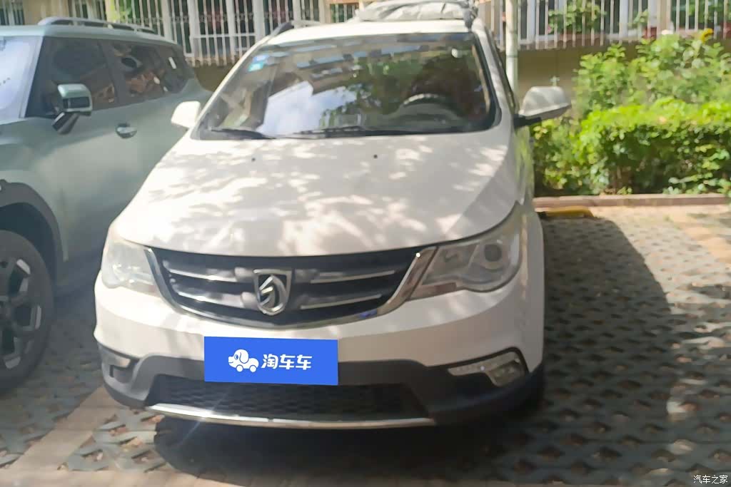 Wuling 730, 2015 2