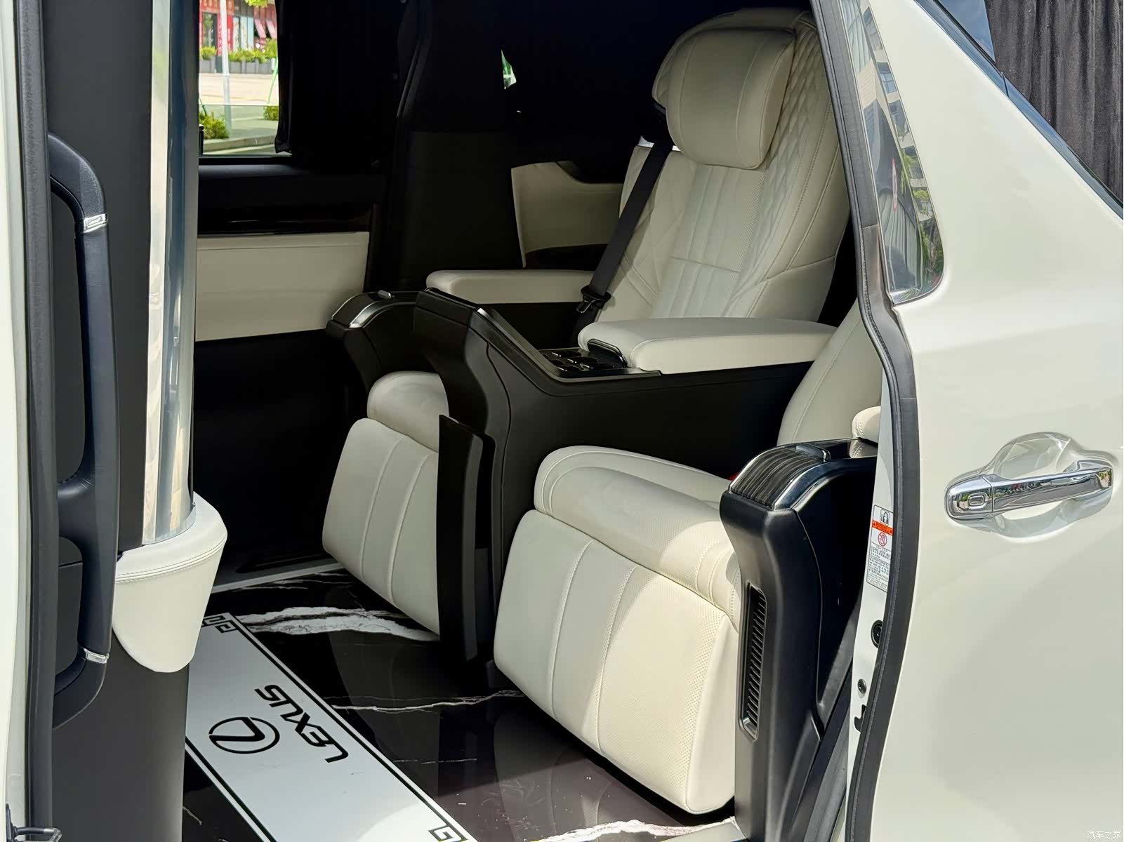 Toyota Alphard, 2015 6