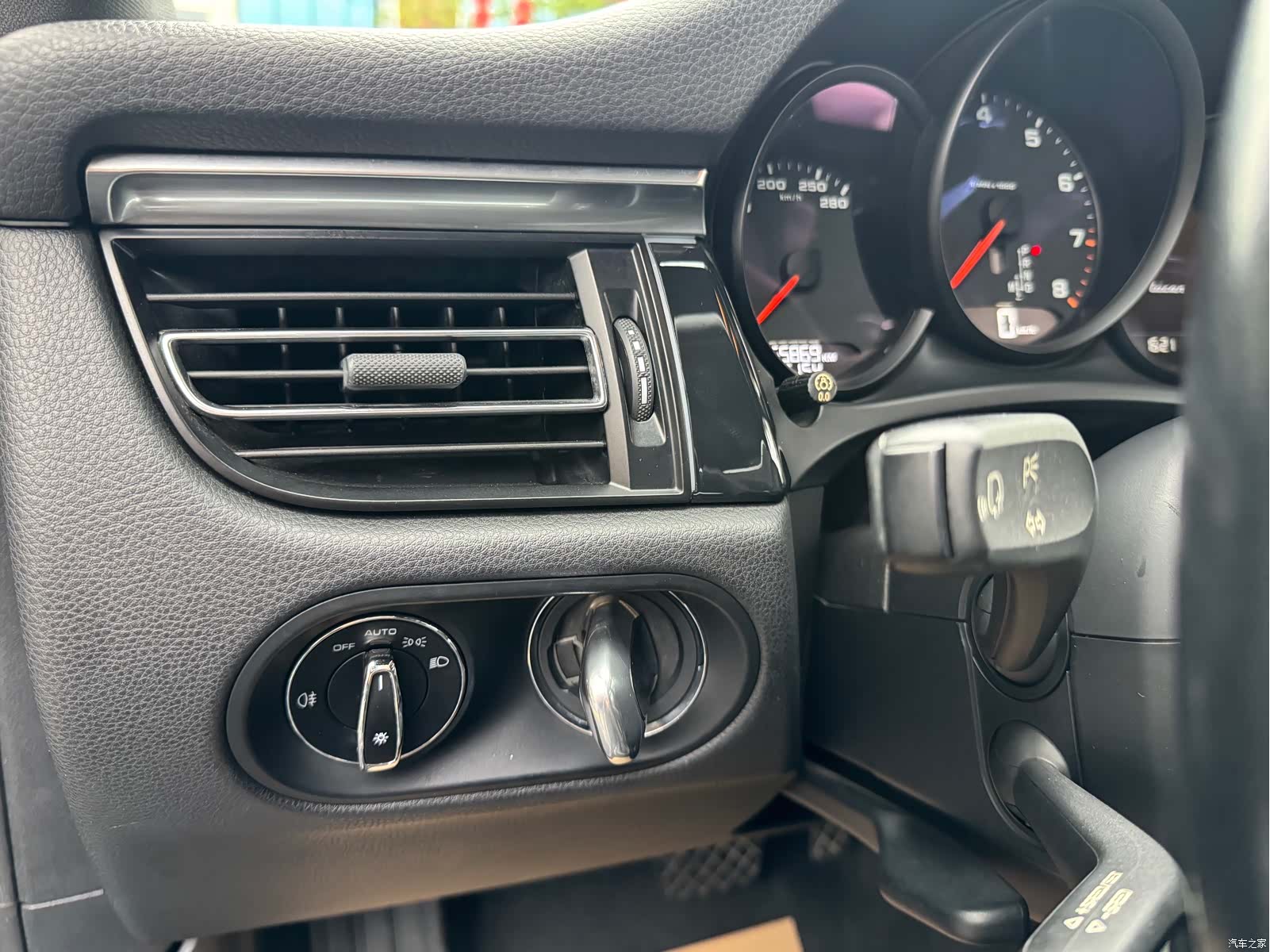 Porsche Macan, 2019 10