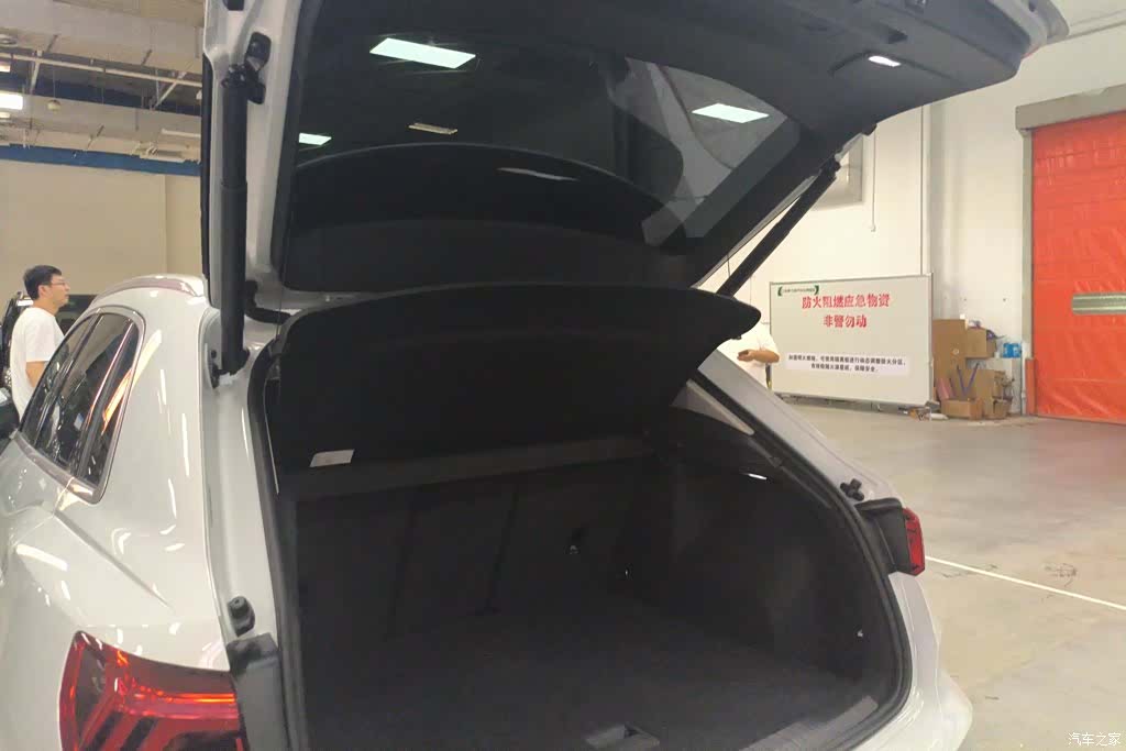 Audi Q3, 2022 4