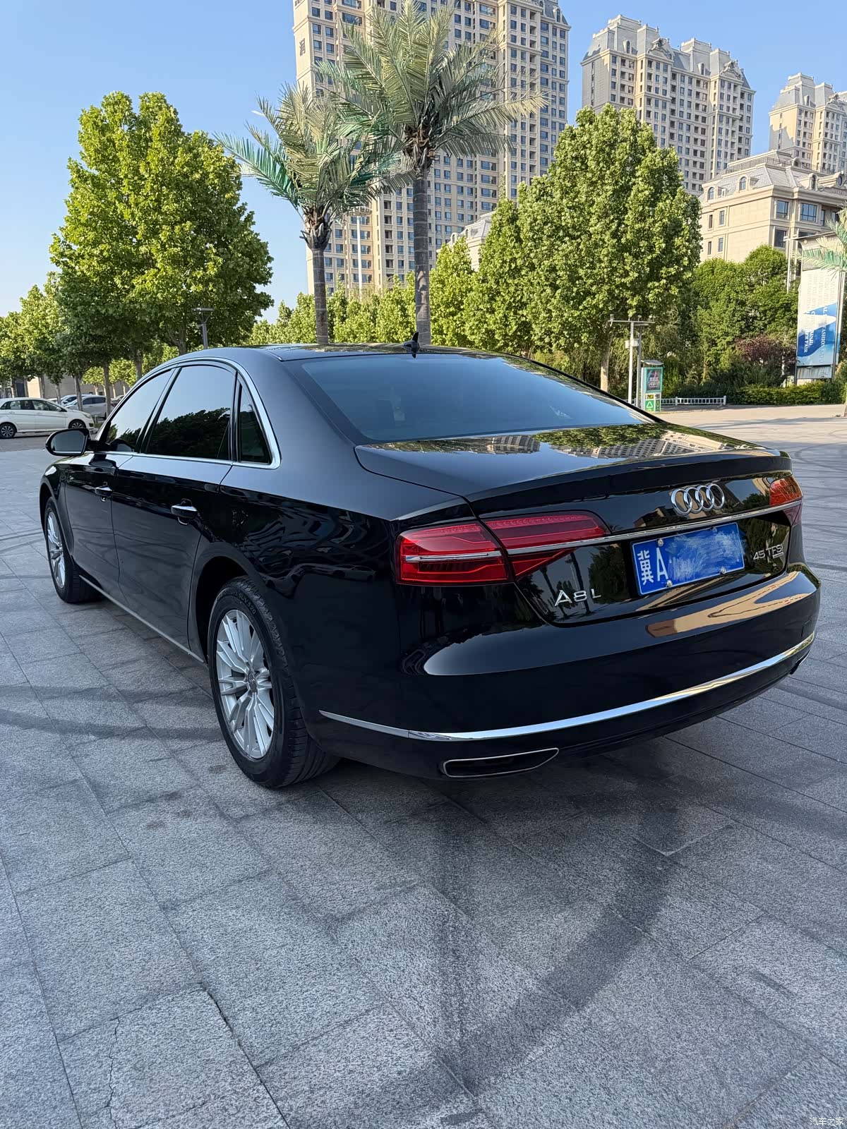 Audi A8L, 2015 4