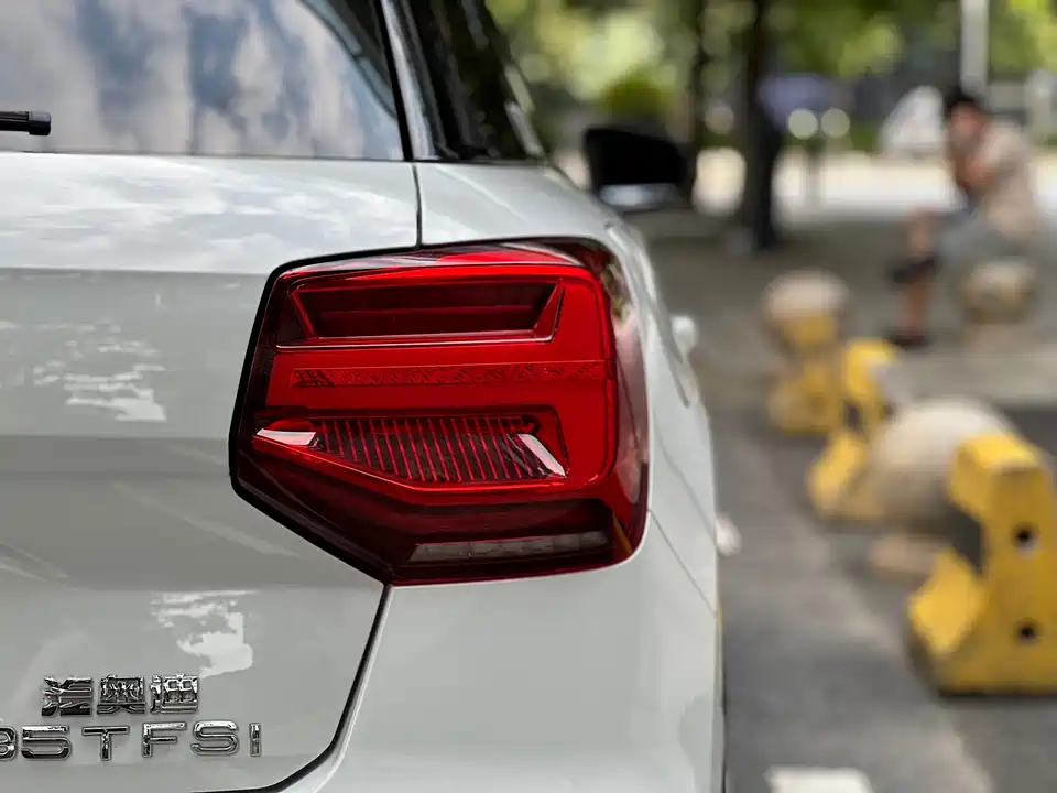 Audi Q2L
