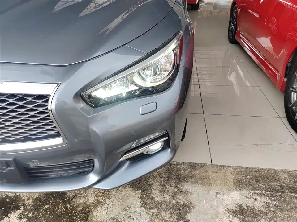 Infiniti Q50L