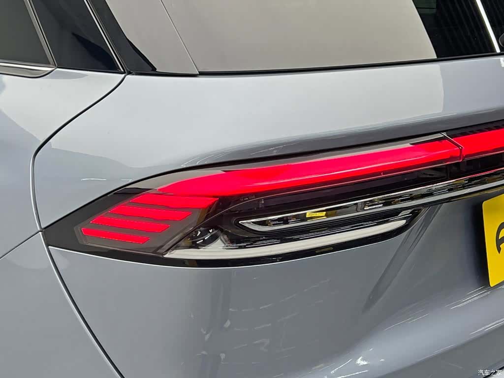 Lincoln Corsair, 2023 10