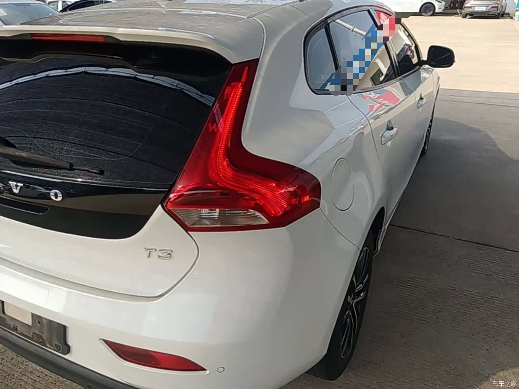 Volvo V40, 2018 8