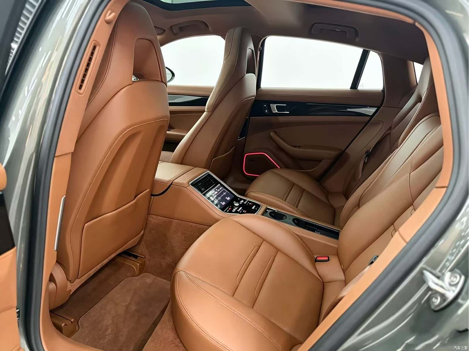 Porsche Panamera, 2023 4