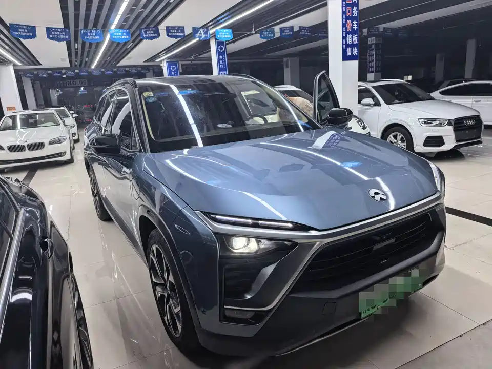 NIO ES8