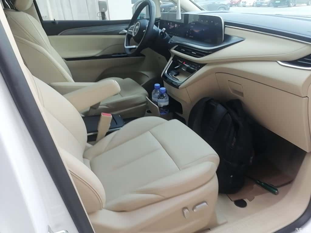Buick GL8, 2025 20