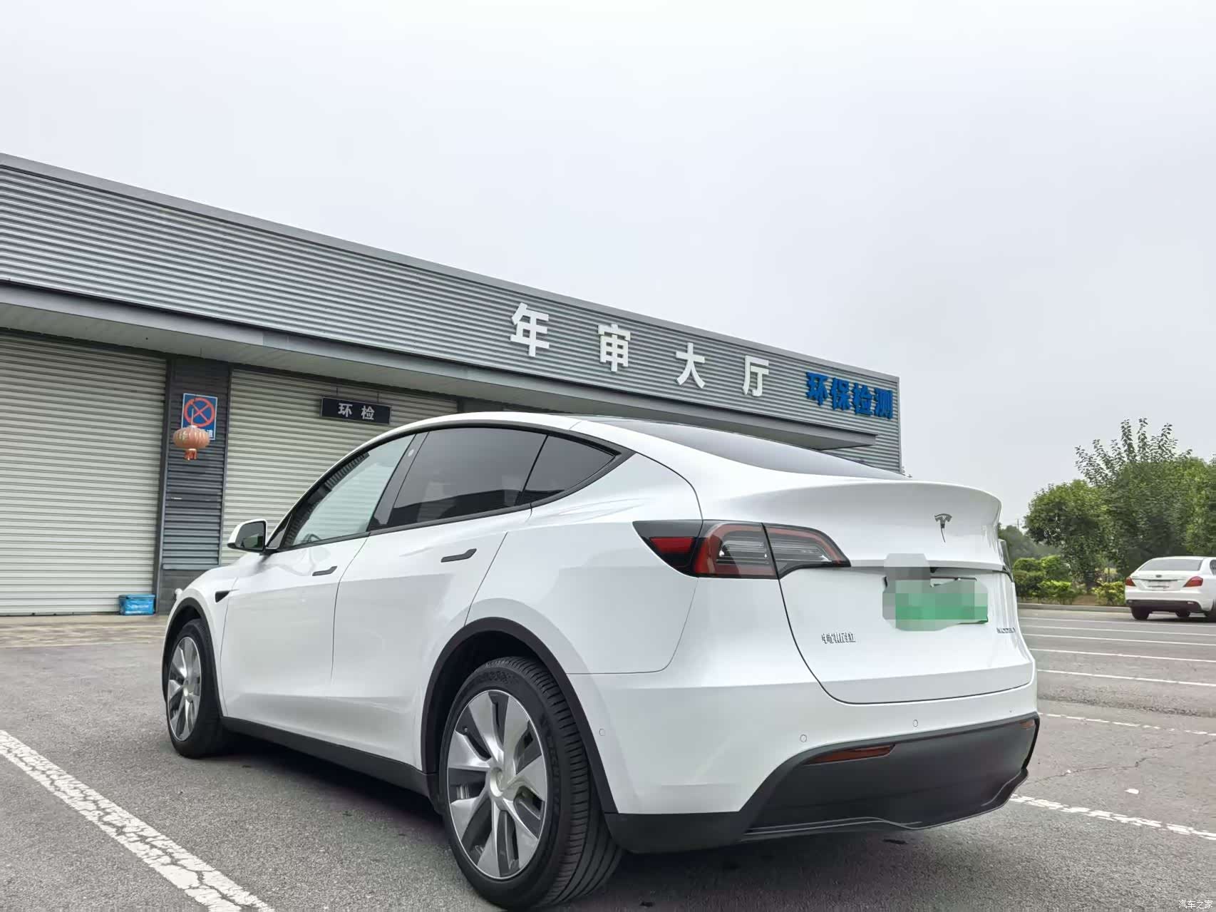 Tesla Model Y, 2022 все фото