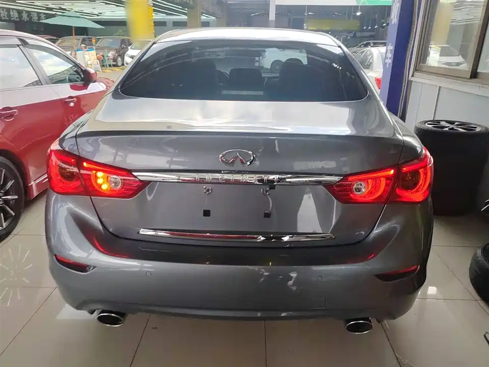 Infiniti Q50L