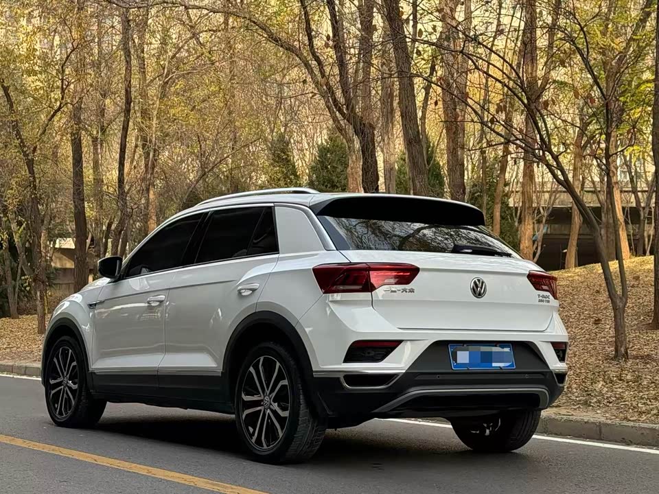 Volkswagen T-ROC exploring Songs