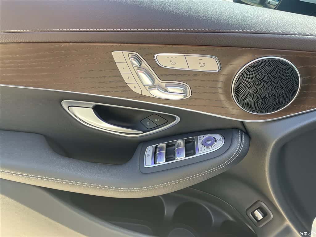 Mercedes-Benz GLC, 2022 12