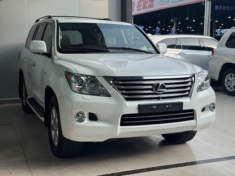 Lexus LX