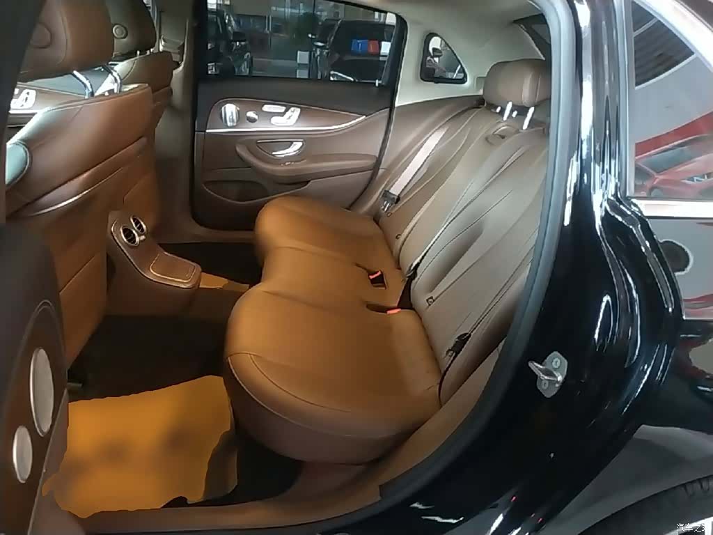 Mercedes-Benz E-Class, 2023 17