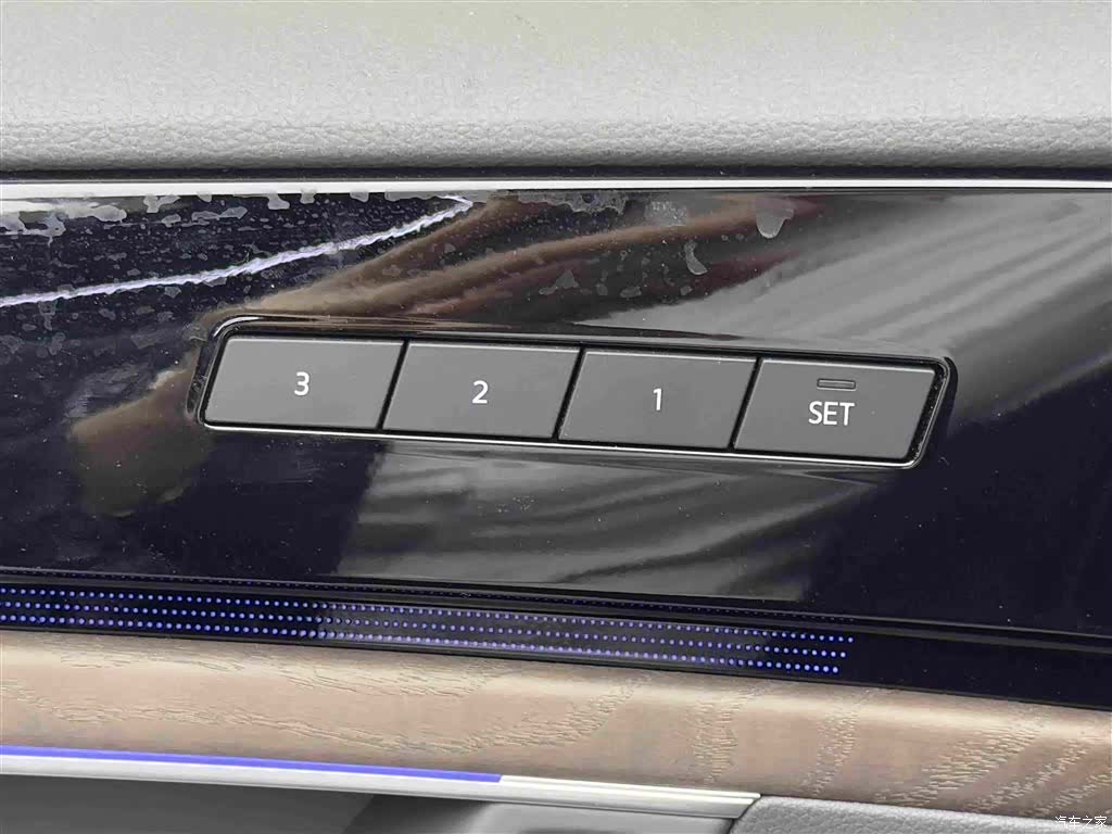 Volkswagen Touareg, 2025 18