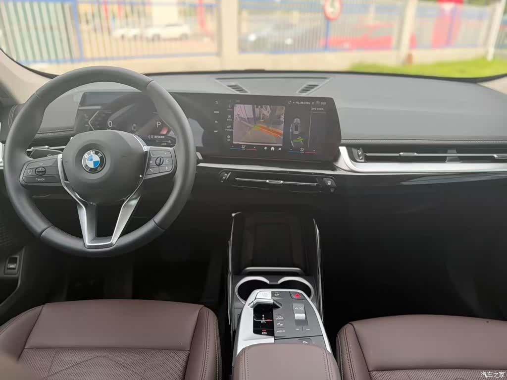 BMW X1, 2025 все фото