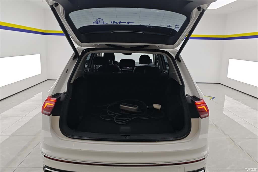 Volkswagen Tiguan L, 2022 4