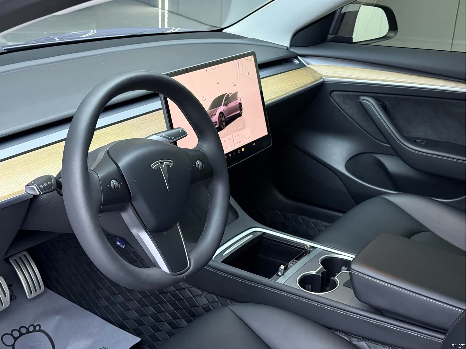 Tesla Model 3, 2023 все фото