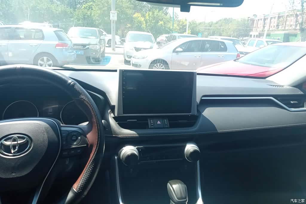 Toyota RAV4, 2020 13