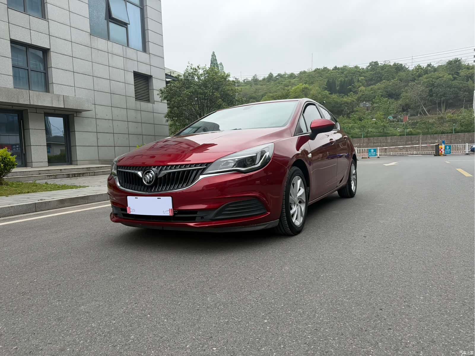 Buick Verano, 2019 1