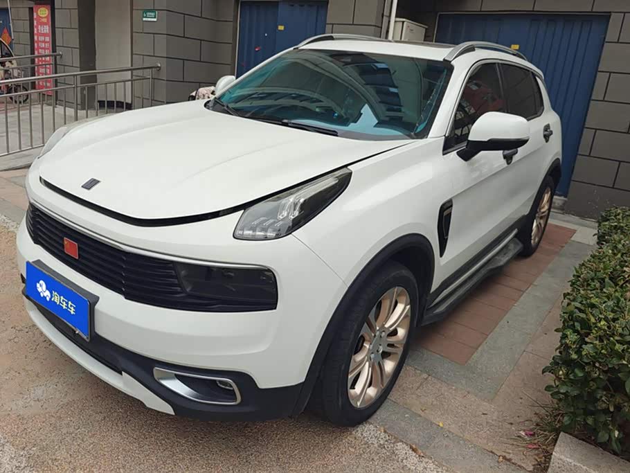 Lynk & Co 01