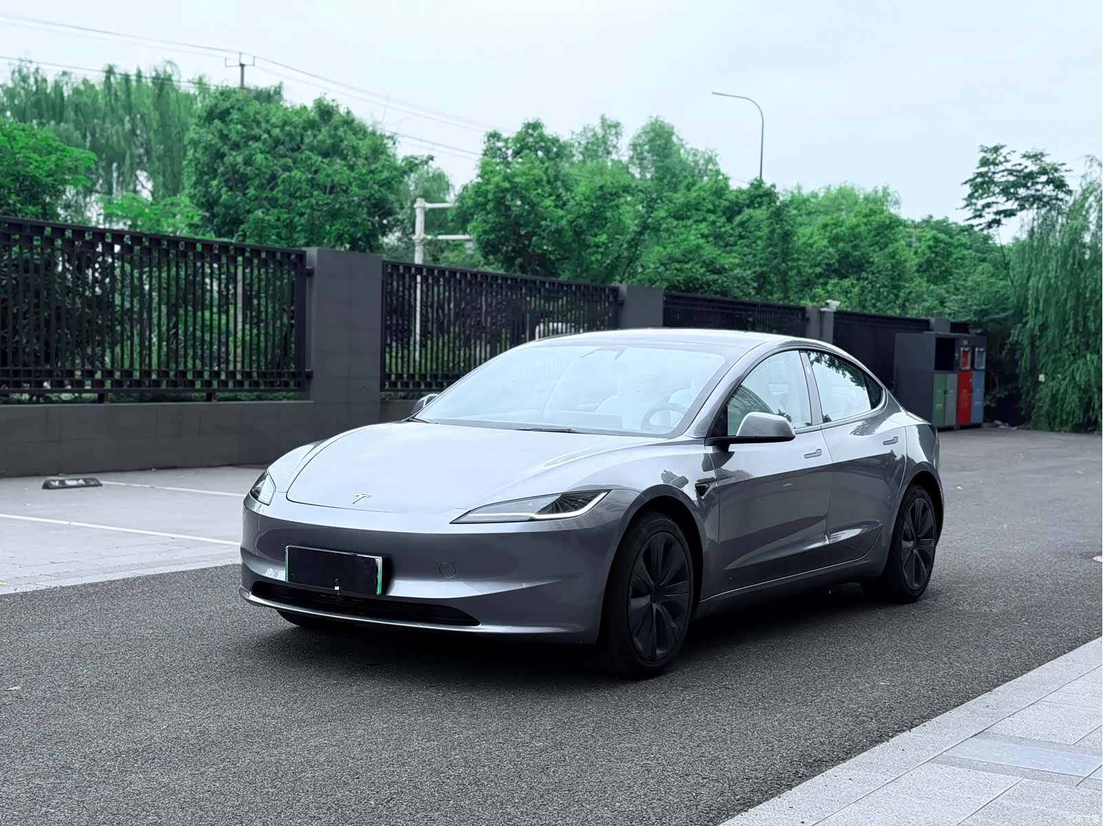 Tesla Model 3, 2025 все фото