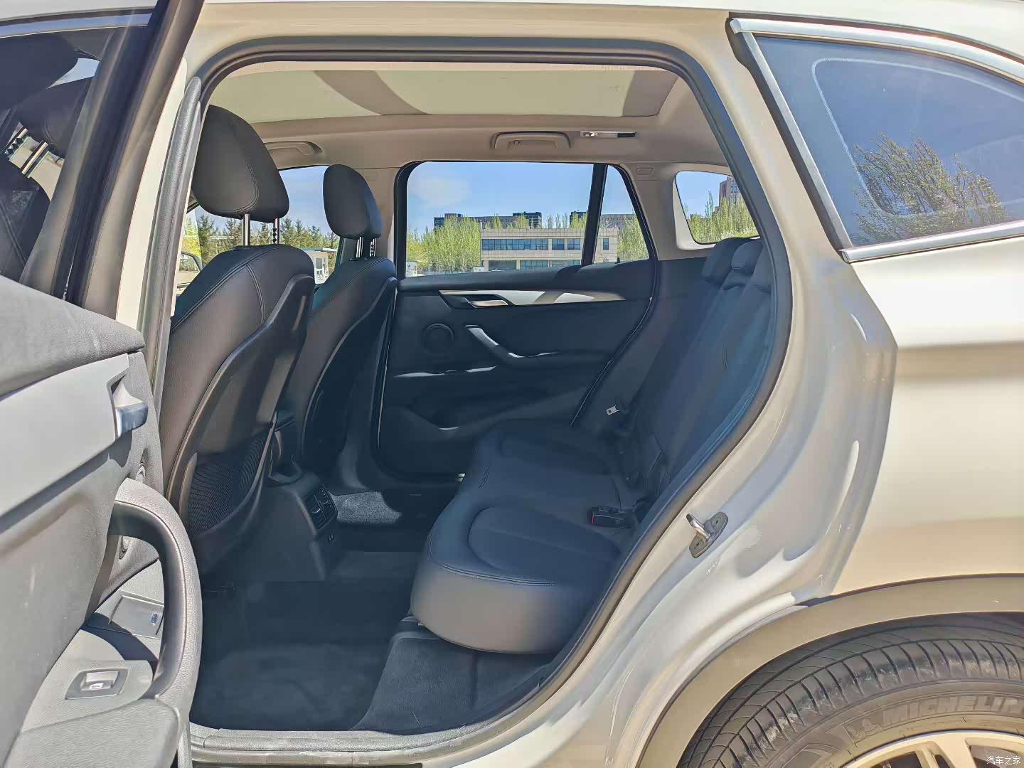 BMW X1, 2019 все фото