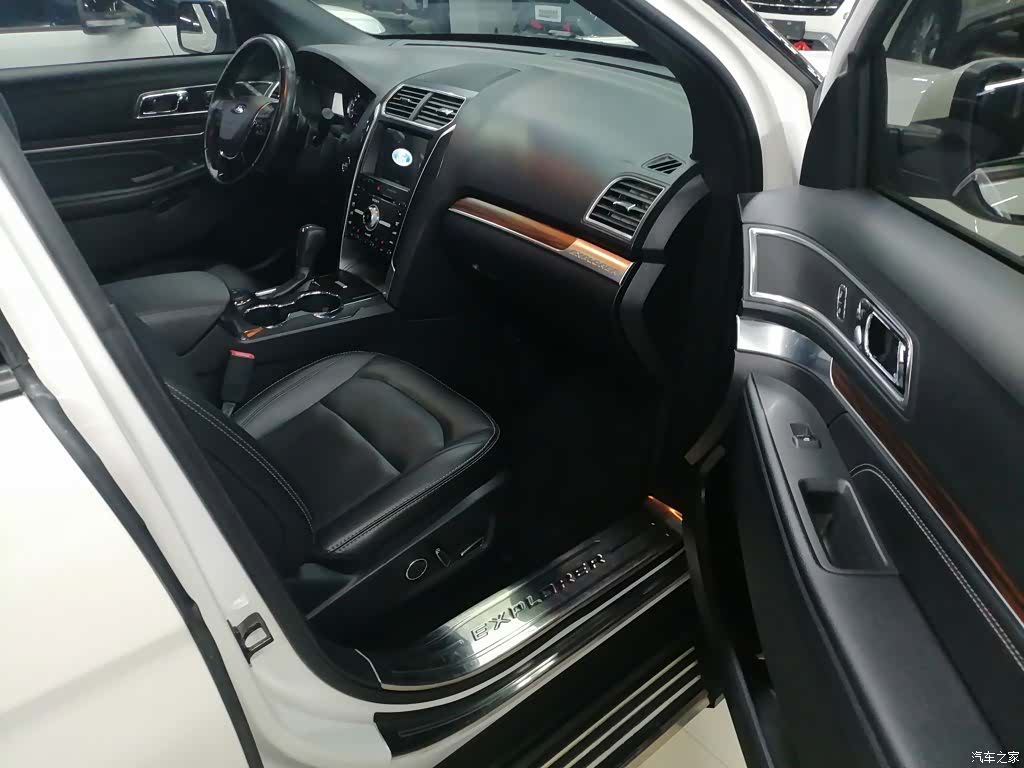 Ford Explorer, 2017 4