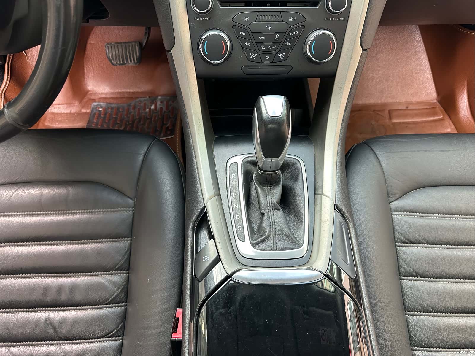 Ford Mondeo, 2014 18